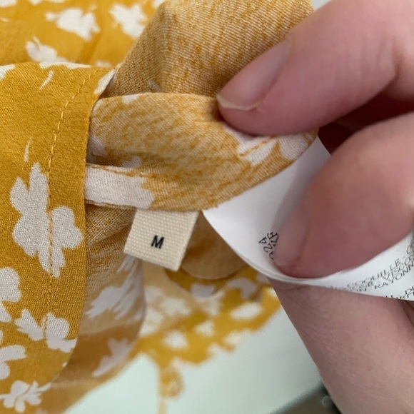 REVOLVE Capulet Suzie Skirt in Lucky Floral Size Medium - Picture 7 of 9